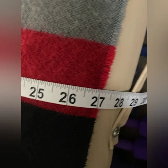 NWT Juicy Couture- warm winter knit scarf/wrap - Picture 7 of 7